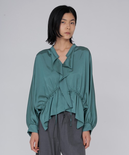 DRESSLAVE(ドレスレイブ)の「toromi sway V neeck pullover(トロミスウェイVネックプルオーバー)(シャツ/ブラウス・レディース・ホワイト/グリーン・38)」の2枚目の写真