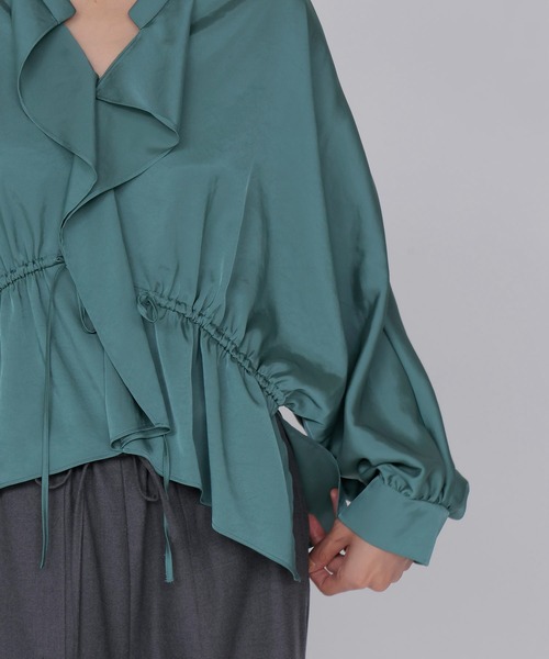 DRESSLAVE(ドレスレイブ)の「toromi sway V neeck pullover(トロミスウェイVネックプルオーバー)(シャツ/ブラウス・レディース・ホワイト/グリーン・38)」の8枚目の写真