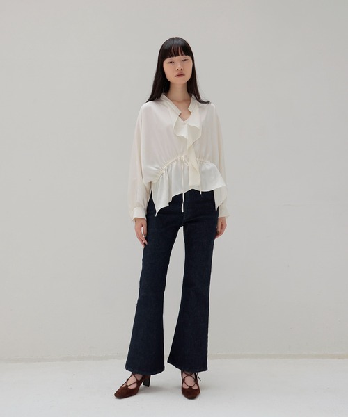 DRESSLAVE(ドレスレイブ)の「toromi sway V neeck pullover(トロミスウェイVネックプルオーバー)(シャツ/ブラウス・レディース・ホワイト/グリーン・38)」の12枚目の写真
