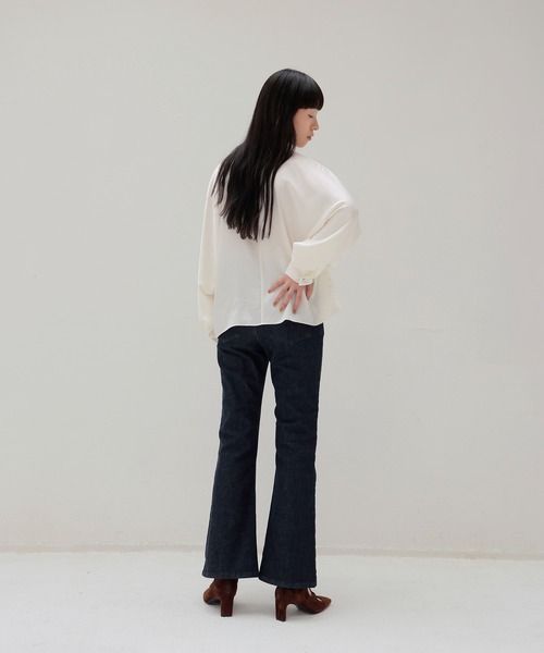 DRESSLAVE(ドレスレイブ)の「toromi sway V neeck pullover(トロミスウェイVネックプルオーバー)(シャツ/ブラウス・レディース・ホワイト/グリーン・38)」の14枚目の写真