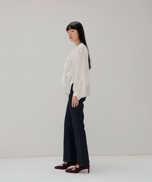 DRESSLAVE(ドレスレイブ)の「toromi sway V neeck pullover(トロミスウェイVネックプルオーバー)(シャツ/ブラウス・レディース・ホワイト/グリーン・38)」の13枚目の写真