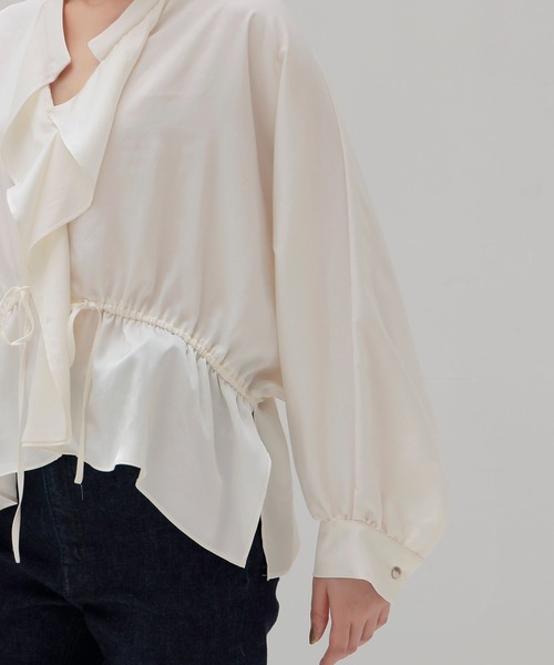 DRESSLAVE(ドレスレイブ)の「toromi sway V neeck pullover(トロミスウェイVネックプルオーバー)(シャツ/ブラウス・レディース・ホワイト/グリーン・38)」の17枚目の写真