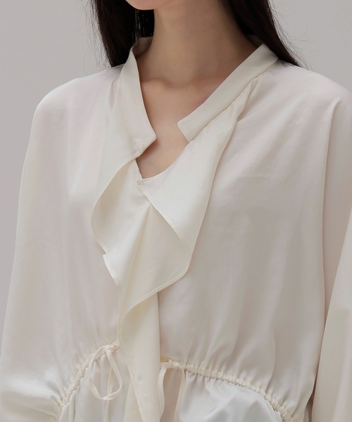 DRESSLAVE(ドレスレイブ)の「toromi sway V neeck pullover(トロミスウェイVネックプルオーバー)(シャツ/ブラウス・レディース・ホワイト/グリーン・38)」の16枚目の写真