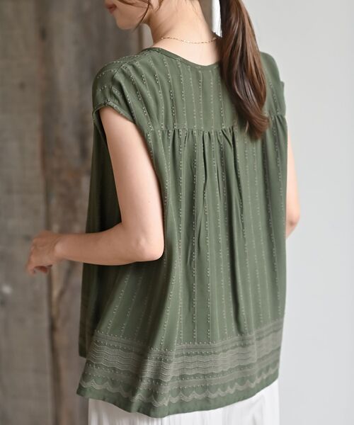 rps(アールピーエス)の「レーヨン刺繍スキッパーブラウス(シャツ/ブラウス・レディース・カーキ/オフホワイト/ブラック・フリー)」の10枚目の写真