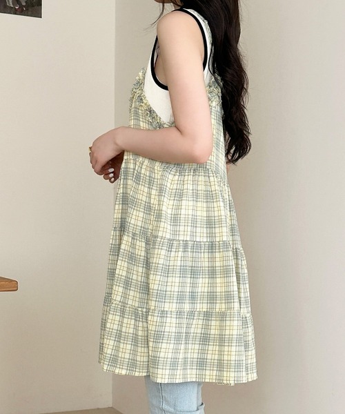 DAY CLOSET(デイ クローゼット)の「【ミニ丈/丈感の調節可】チェック柄キャミソールワンピース チュニック レディース(キャミソール・レディース・イエロー/ブルー・FREE)」の9枚目の写真