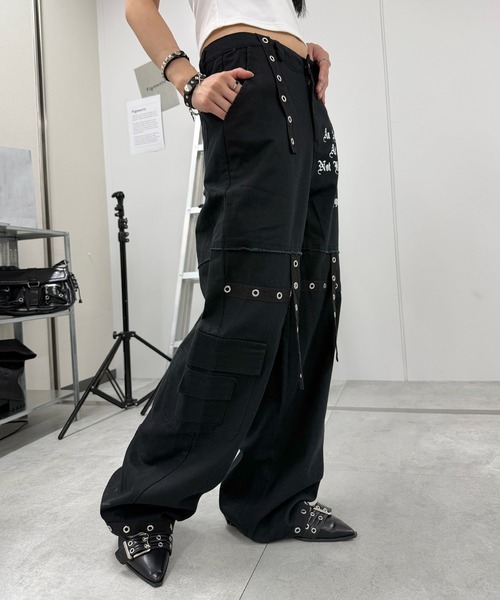Figments(フィグメンツ)の「Y2Kボンテージパンツ(その他パンツ・レディース・ブラック・LARGE/MEDIUM/SMALL)」の2枚目の写真