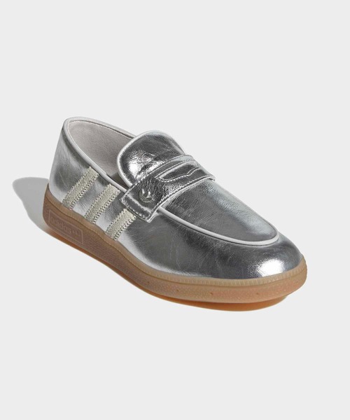 adidas（アディダス）の「ハンドボール スペツィアル ローファー / HANDBALL SPEZIAL LOAFER / アディダスオリジナルス adidas Originals（ローファー・レディース・シルバー・26.5cm/22.0cm/27.5cm/27.0cm/24.5cm/24.0cm/23.5cm/23.0cm/22.5cm/29.0cm/28.5cm/28.0cm/26.0cm/25.5cm/25.0cm）」の4枚目の写真