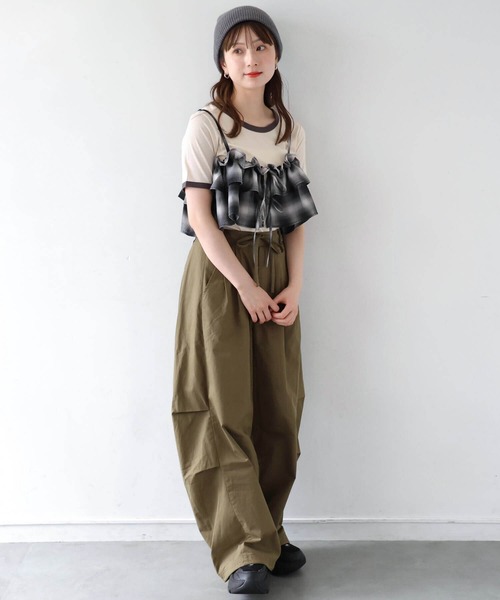 tiptop(ティップトップ)の「シアーチェックフリルビスチェ(キャミソール・レディース・ベージュ/ブラック/ブラウン・FREE)」の16枚目の写真