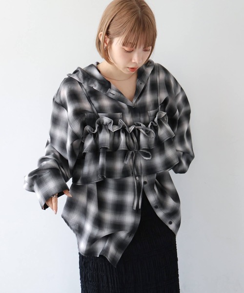 tiptop(ティップトップ)の「シアーチェックフリルビスチェ(キャミソール・レディース・ベージュ/ブラック/ブラウン・FREE)」の5枚目の写真