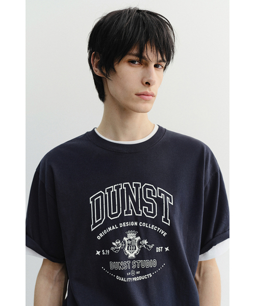 DUNST FOR MEN(ダンストフォーメン)の「CUPID ARCH LOGO T-SHIRT_UNISEX_UDTS6B129_FRENCH NAVY(Tシャツ/カットソー・メンズ・ネイビー・X-SMALL/SMALL/MEDIUM/LARGE/X-LARGE/XX-LARGE)」の2枚目の写真