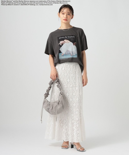 BAYFLOW（ベイフロー）の「【マリリン・モンロー】フォトプリントTシャツ（Tシャツ/カットソー・レディース・チャコール/オフホワイト・FREE）」の11枚目の写真