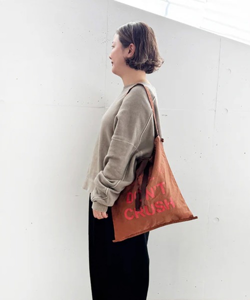 GLOBAL FORME CONCRETE（グローバルフォルムコンクリート）の「【Finissage】コレクターズサックワンショルダー（ショルダーバッグ・レディース・オフホワイト/ブラウン/ベージュ/グレー・FREE）」の3枚目の写真