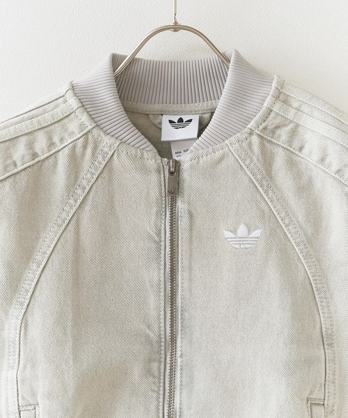 adidas(アディダス)の「adidas/アディダス ORI SST 2.0 TRACKTOP D デニム トラックトップ ショート丈 クロップド丈 トラックジャケット ジャージ ブルゾン ライトアウター サイドライン ダブルジップ レディース 2026年 秋 秋服 冬 冬服(デニムジャケット・レディース・グレー・S/M/L)」の10枚目の写真