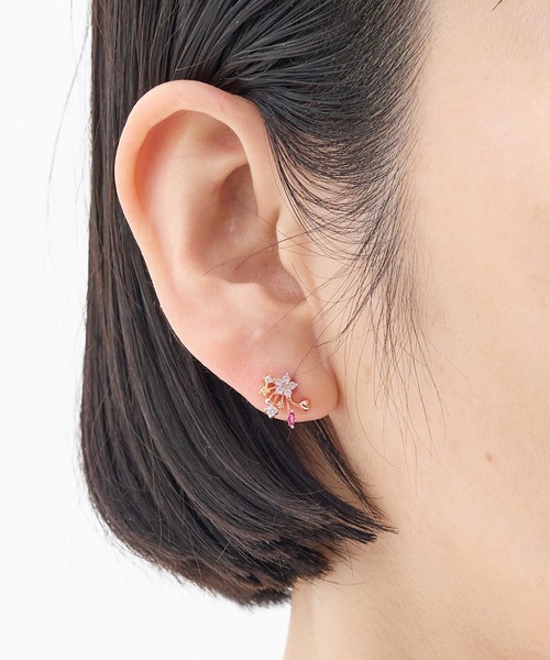 Zoule（ゾーラ）の「Zoule ゾーラ：”New me”シリーズ　autumn flower　ピアス（ピアス（両耳用）・レディース・ピンクゴールド・FREE）」の5枚目の写真