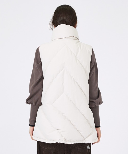 KWD(ケーダブルディー)の「【KWD/ケーダブルディー】スタンドカラーダウンベスト/STAND COLLAR DOWN VEST/ダウン/ベスト(ダウンベスト・レディース・ブラック/アイボリー・フリー)」の17枚目の写真