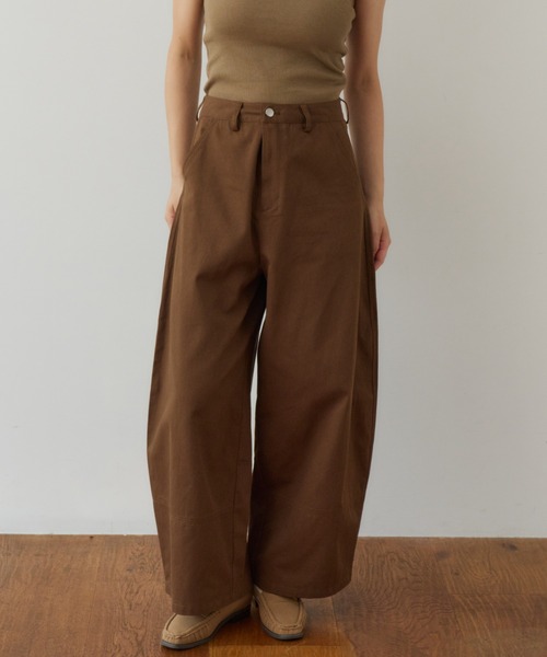 OLUN(オルン)の「twill curve pants/ツイルカーブパンツ(その他パンツ・レディース・アイボリー/ダークベージュ/ブラウン・SMALL/X-SMALL/FREE)」の16枚目の写真