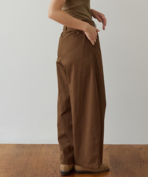 OLUN(オルン)の「twill curve pants/ツイルカーブパンツ(その他パンツ・レディース・アイボリー/ダークベージュ/ブラウン・SMALL/X-SMALL/FREE)」の17枚目の写真