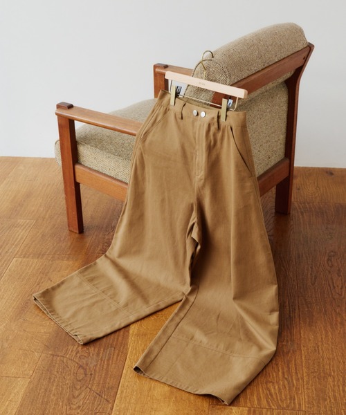 OLUN(オルン)の「twill curve pants/ツイルカーブパンツ(その他パンツ・レディース・アイボリー/ダークベージュ/ブラウン・SMALL/X-SMALL/FREE)」の4枚目の写真