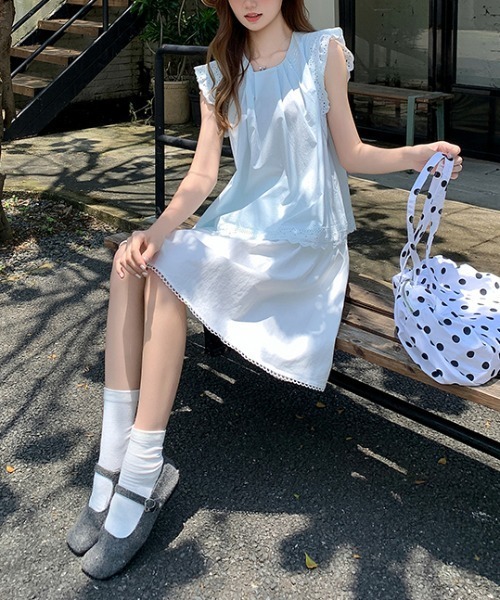 FAVORITO（ファヴォリート）の「フリルスリーブブラウス（シャツ/ブラウス・レディース・ホワイト/ライトブルー・S/M/L）」の10枚目の写真