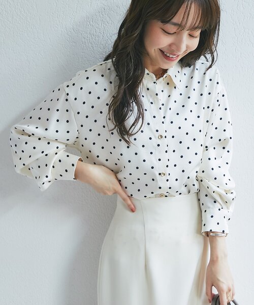 La boutique BonBon(ラブティックボンボン)の「プリントヴィンテージサテンシャツ(シャツ/ブラウス・レディース・ブラウン/オフホワイト・FREE)」の3枚目の写真