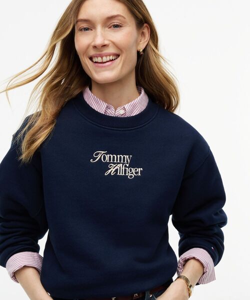 TOMMY HILFIGER（トミーヒルフィガー）の「クルーネックスウェットプルオーバー（スウェット・レディース・ネイビー/ホワイト・SMALL/MEDIUM/X-SMALL）」の4枚目の写真