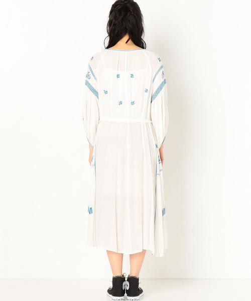 Another Edition(アナザーエディション)の「レーヨン刺繍ワンピース/AEBC Ry EMB OP◆(ワンピース・レディース・オフホワイト/マスタード・FREE)」の18枚目の写真