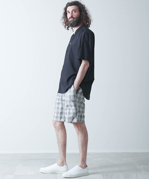 UNITED TOKYO（ユナイテッドトウキョウ）の「Vネックショートスリーブシャツ（シャツ/ブラウス・メンズ・グリーン/レッド/オフホワイト/ブラック/サックスブルー/ピンク/ダークブラック/ラベンダー/ネイビー・2/1/3）」の18枚目の写真