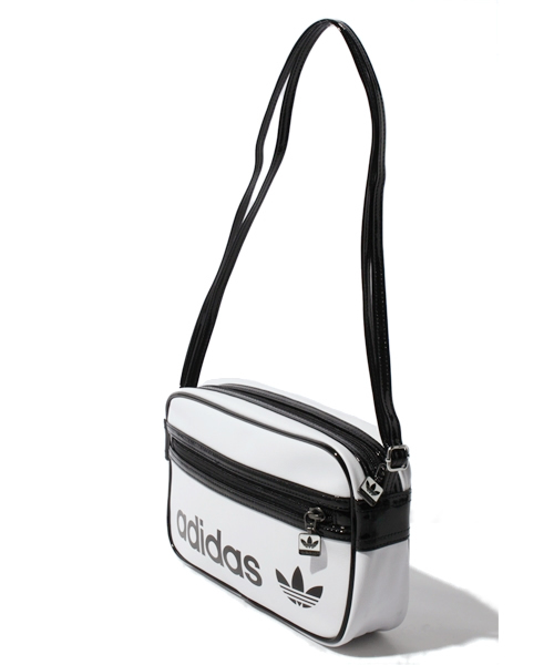adidas Originals（アディダスオリジナルス）の「AC MINI AIRLINE（ショルダーバッグ・レディース・ホワイト/ブラック・ONE SIZE）」の3枚目の写真