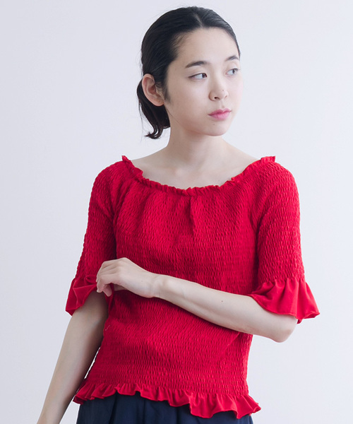 MERLOT（メルロー）の「フリルシャーリングオフショルトップス1168（シャツ/ブラウス・レディース・レッド/オフホワイト/イエロー/ブラック・FREE）」の4枚目の写真