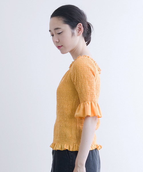 MERLOT（メルロー）の「フリルシャーリングオフショルトップス1168（シャツ/ブラウス・レディース・レッド/オフホワイト/イエロー/ブラック・FREE）」の6枚目の写真