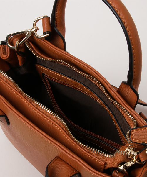 PLAIN CLOTHING（プレーンクロージング）の「サイドベルト2wayバッグ【PLAIN CLOTHING】（ショルダーバッグ・レディース・ブラック/キャメル/グレー・FREE）」の6枚目の写真