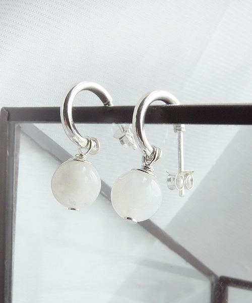 TONE SELECT GOODS(トーンセレクトグッズ)の「【925 SILVER ACC】ラウンドストーンスイングピアスSV925(OG)(ピアス(両耳用)・レディース・その他/その他1/その他2/ターコイズブルー/その他3/その他4/その他5/その他6/その他7・FREE)」の8枚目の写真