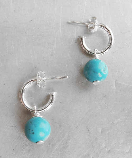 TONE SELECT GOODS(トーンセレクトグッズ)の「【925 SILVER ACC】ラウンドストーンスイングピアスSV925(OG)(ピアス(両耳用)・レディース・その他/その他1/その他2/ターコイズブルー/その他3/その他4/その他5/その他6/その他7・FREE)」の2枚目の写真