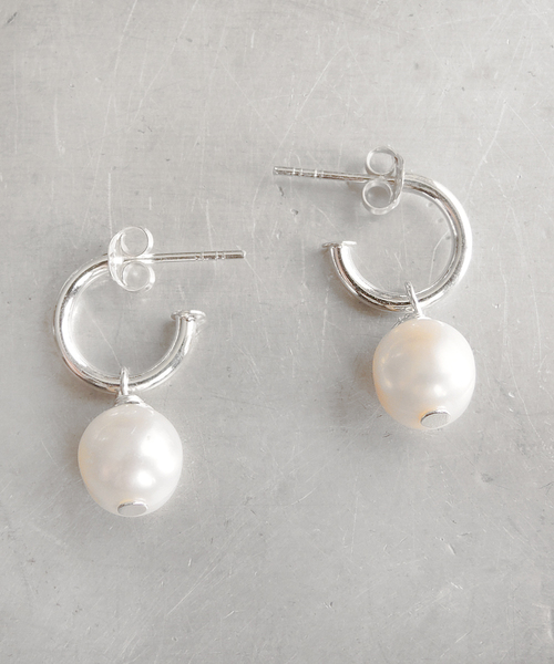 TONE SELECT GOODS(トーンセレクトグッズ)の「【925 SILVER ACC】ラウンドストーンスイングピアスSV925(OG)(ピアス(両耳用)・レディース・その他/その他1/その他2/ターコイズブルー/その他3/その他4/その他5/その他6/その他7・FREE)」の3枚目の写真