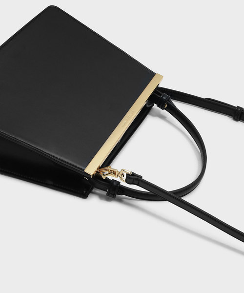 CHARLES & KEITH(チャールズ & キース)の「トラペゾイドストラクチャードハンドバッグ / TRAPEZIOD STRUCTURED HANDBAG(ハンドバッグ・レディース・ブラック/レッド/マルチ・L)」の7枚目の写真