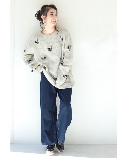 お尻が隠れるラウンド裾】シマウマ駆け巡る刺繍ニット/（ニット