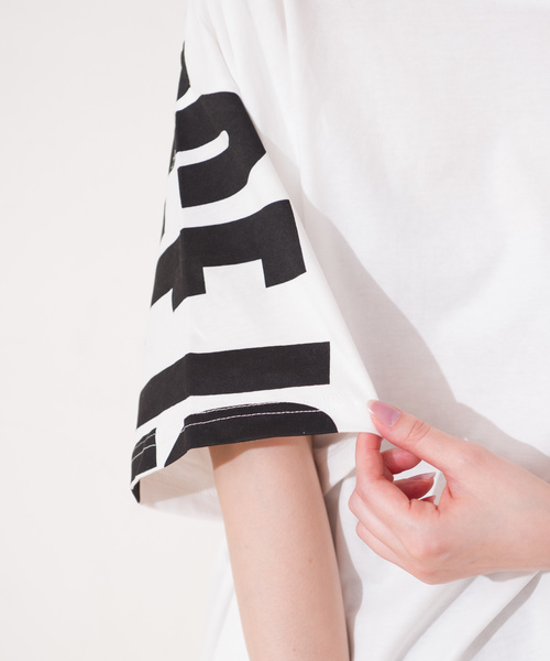 GGD SELECT(ジージーディー セレクト)の「Roger&Raw/BIGロゴT(Tシャツ/カットソー・レディース・ホワイト/ブラック・M)」の20枚目の写真