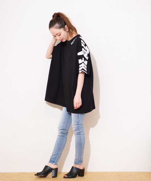 GGD SELECT(ジージーディー セレクト)の「Roger&Raw/BIGロゴT(Tシャツ/カットソー・レディース・ホワイト/ブラック・M)」の8枚目の写真