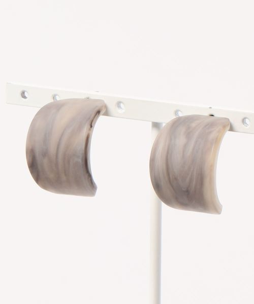 LOWRYS FARM（ローリーズファーム）の「ジュシカーブピアス　853402（ピアス（両耳用）・レディース・パープル/ブラウン/グレー・FREE）」の2枚目の写真