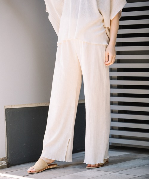 Munich（ミューニック）の「ツイストプリーツ　イージーワイドパンツ(セットアップ可)（その他パンツ・レディース・ブラック/ライトグリーン/アイボリー/ライトベージュ・S/M/XS）」の2枚目の写真