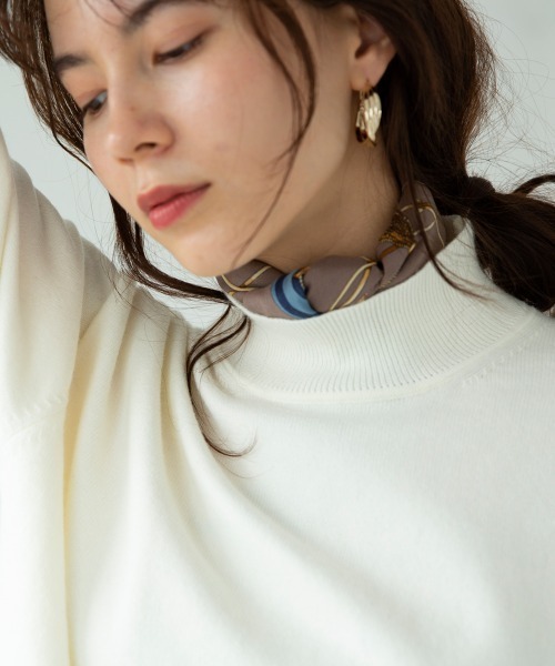 marjour（マージュール）の「CHAIN SCARF（バンダナ/スカーフ・レディース・ネイビー/ブラウン/グリーン・FREE）」の7枚目の写真