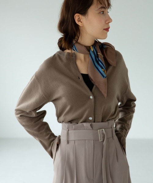 marjour（マージュール）の「CHAIN SCARF（バンダナ/スカーフ・レディース・ネイビー/ブラウン/グリーン・FREE）」の8枚目の写真