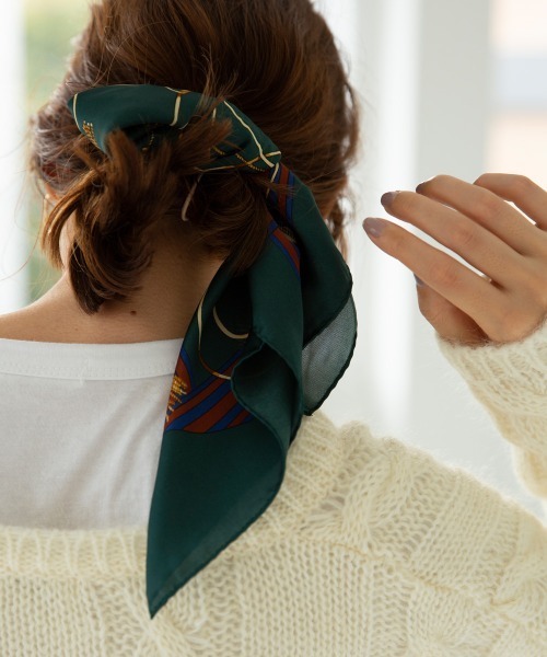 marjour（マージュール）の「CHAIN SCARF（バンダナ/スカーフ・レディース・ネイビー/ブラウン/グリーン・FREE）」の11枚目の写真