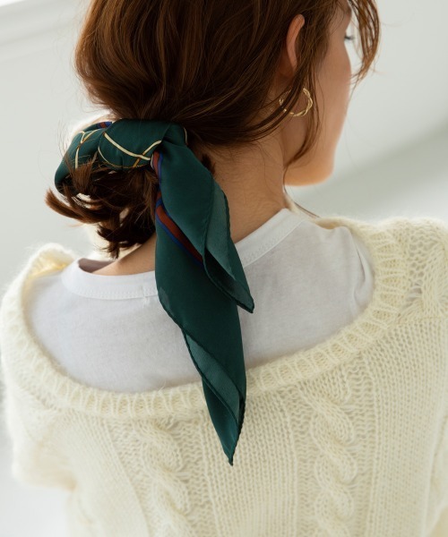 marjour（マージュール）の「CHAIN SCARF（バンダナ/スカーフ・レディース・ネイビー/ブラウン/グリーン・FREE）」の13枚目の写真