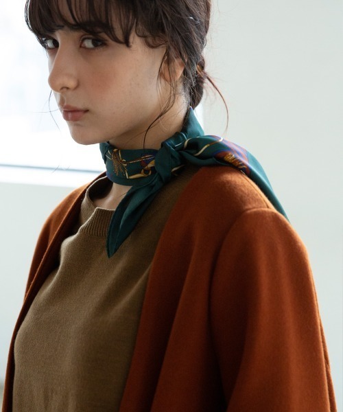 marjour（マージュール）の「CHAIN SCARF（バンダナ/スカーフ・レディース・ネイビー/ブラウン/グリーン・FREE）」の15枚目の写真