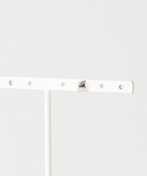 TONE SELECT GOODS(トーンセレクトグッズ)の「【925 SILVER ACC】プチスタッズピアスSV925(OG)(ピアス(片耳用)・レディース・シルバー・FREE)」の1枚目の写真