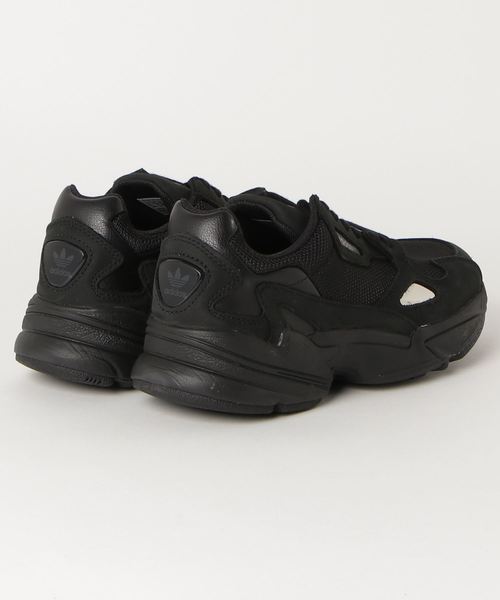 adidas(アディダス)の「ADIDAS(アディダス) FALCON W(スニーカー・レディース・ブラック・23/24/23h/22h)」の2枚目の写真