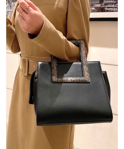 RESEXXY（リゼクシー）の「ハンドル切替バッグ（ハンドバッグ・レディース・ブラック/ベージュ・FREE）」の2枚目の写真