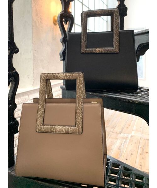 RESEXXY（リゼクシー）の「ハンドル切替バッグ（ハンドバッグ・レディース・ブラック/ベージュ・FREE）」の6枚目の写真