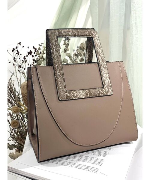 RESEXXY（リゼクシー）の「ハンドル切替バッグ（ハンドバッグ・レディース・ブラック/ベージュ・FREE）」の8枚目の写真